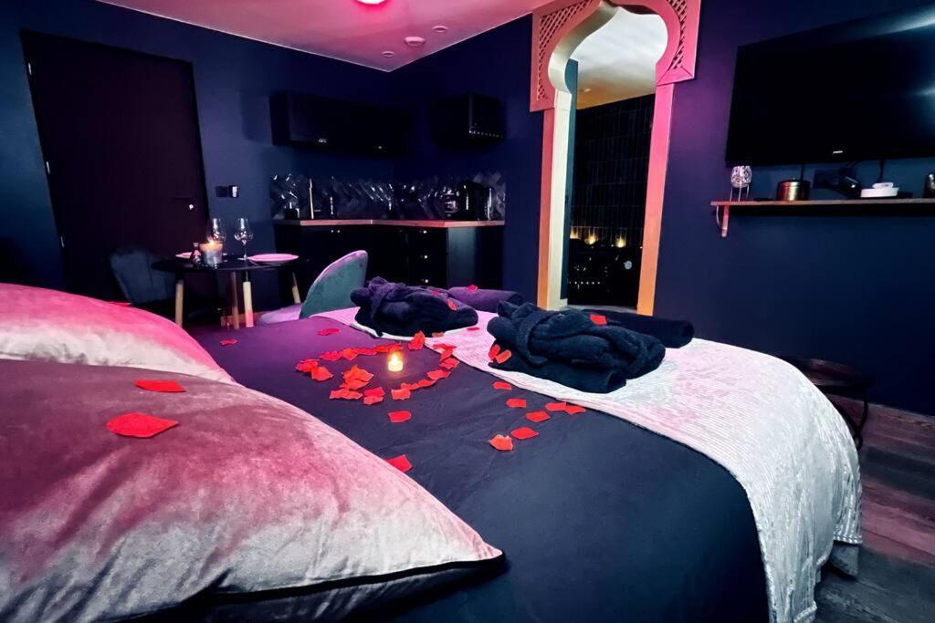 Love Room L' Orientale / Jacuzzi / Sauna Chateau-Landon Esterno foto