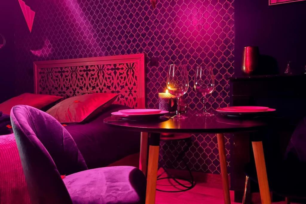 Love Room L' Orientale / Jacuzzi / Sauna Chateau-Landon Esterno foto